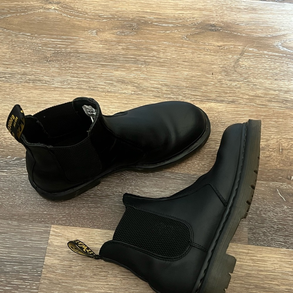 Size 10 men dr martins Chelsea boots